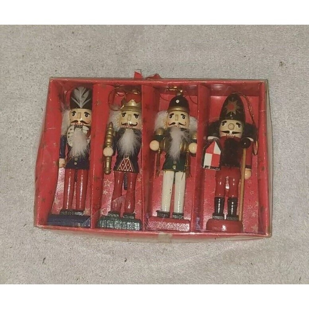 MACY'S NUTCRACKERS SOLDIERS 6" Wood